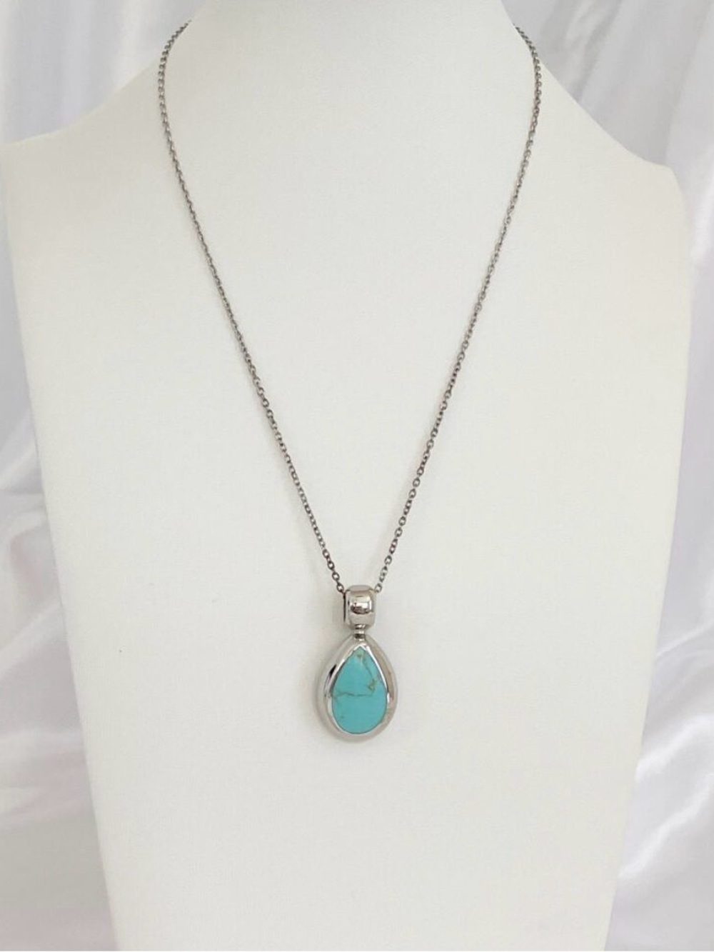 Turquoise Teardrop Pendant Necklace - 925 Silver - Picture 2 of 6